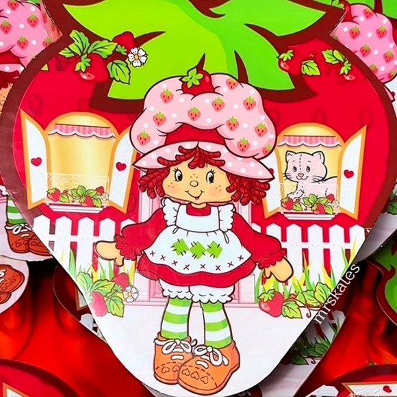 Strawberry Shortcake x Glamlite PR Box Full Collection - Picture 13 of 16